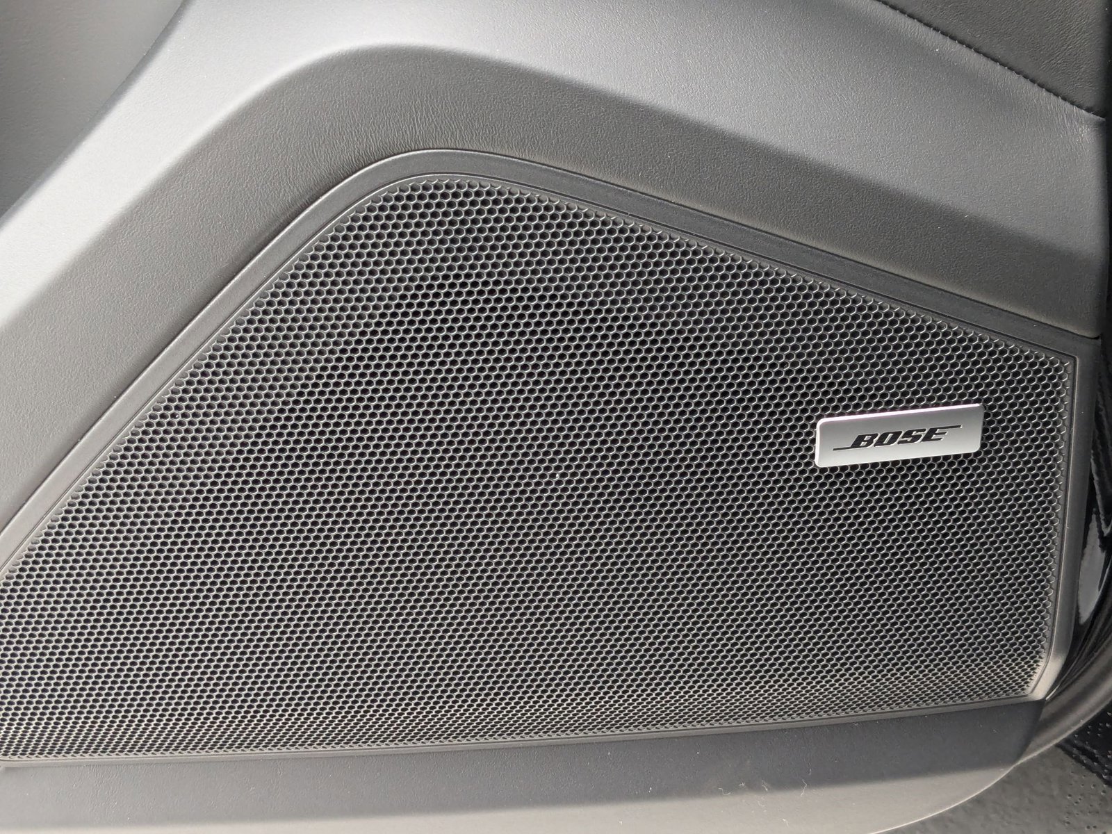 New 2025 Porsche Cayenne Turbo AWD/4WD image 14