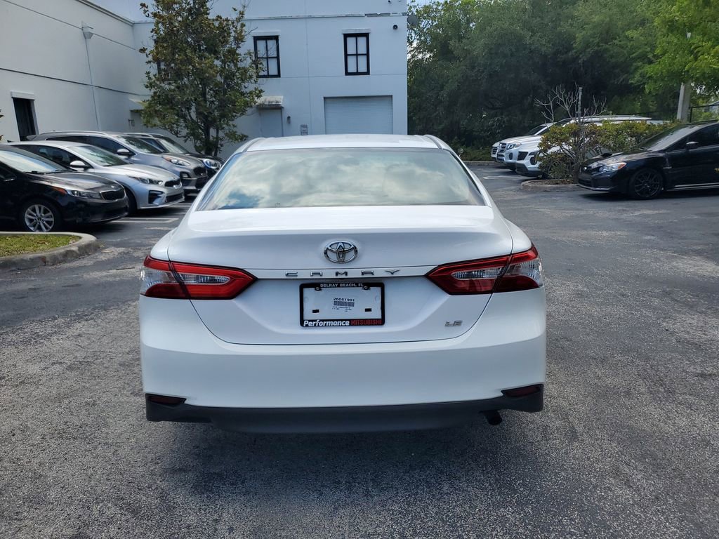 Used 2018 Toyota Camry LE FWD image 4