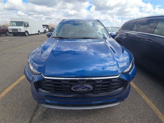 Certified 2023 Ford Escape ST-Line Select w/ Tech Pack #2 AWD/4WD image 2