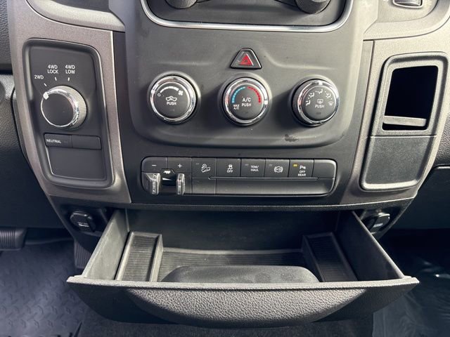 Used 2018 RAM 2500 Tradesman w/ Chrome Appearance Group image 28