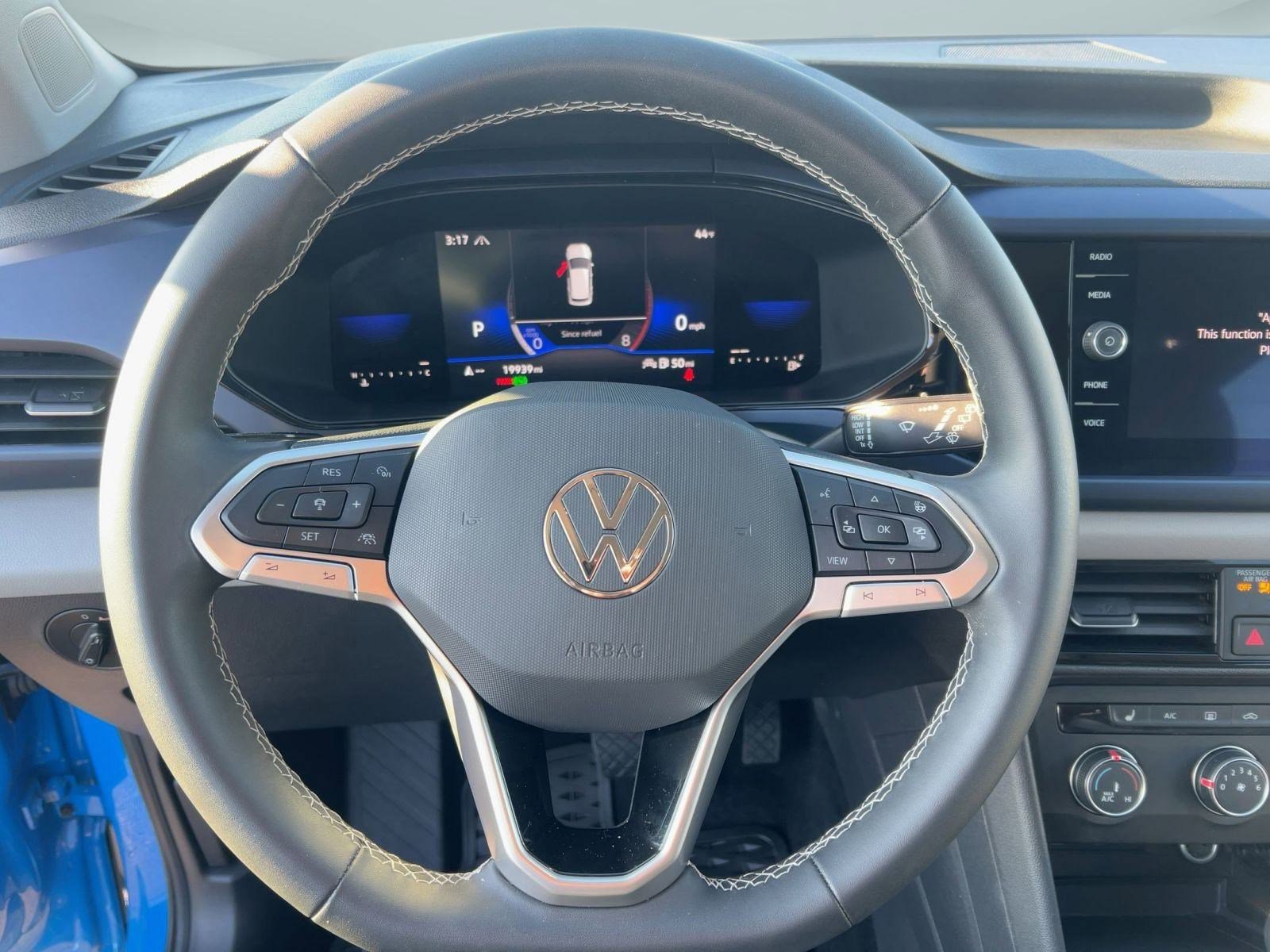 Used 2022 Volkswagen Taos SE image 16