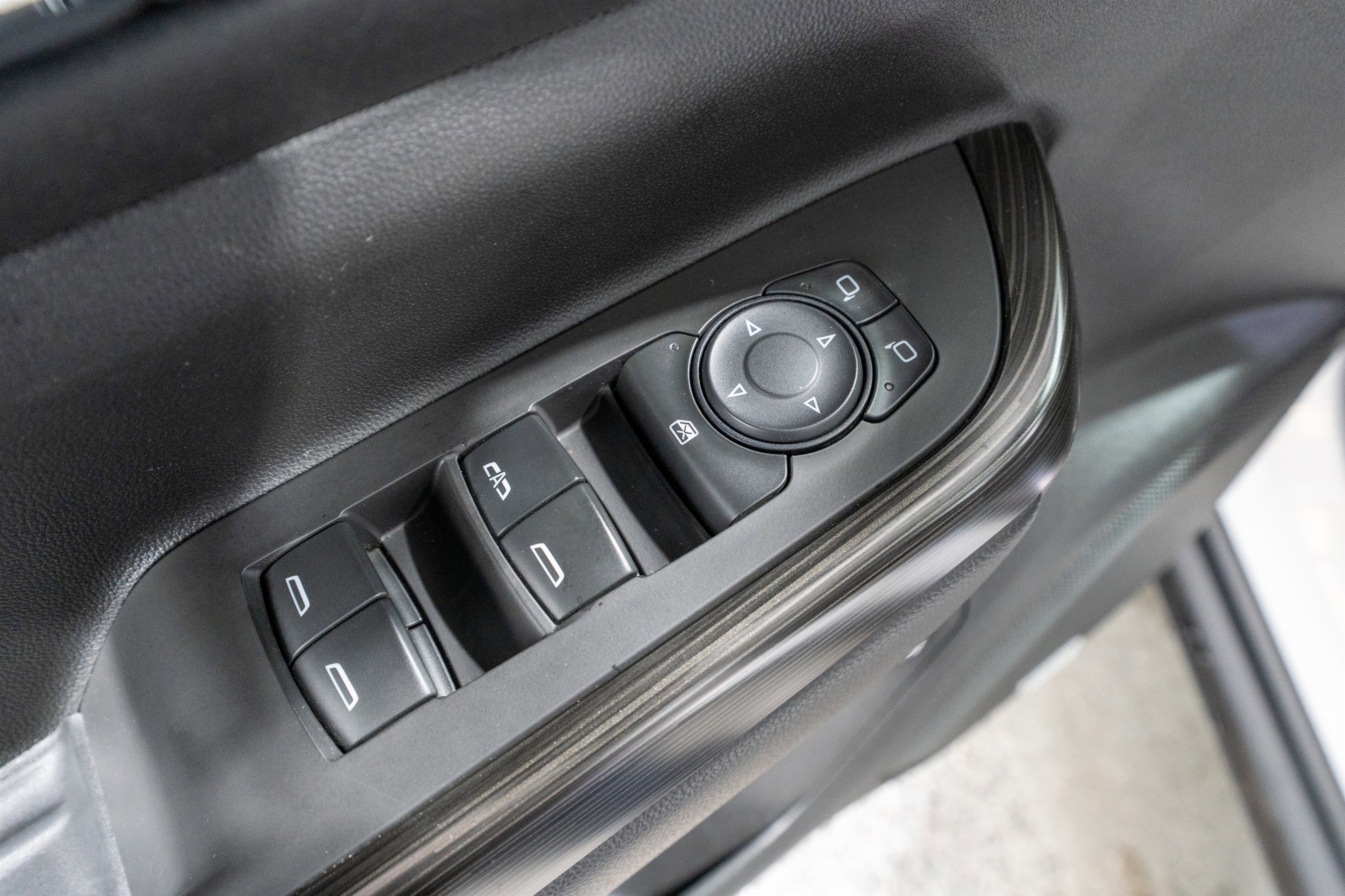 Used 2018 GMC Acadia SLT w/ LPO, Black Accent Package image 15