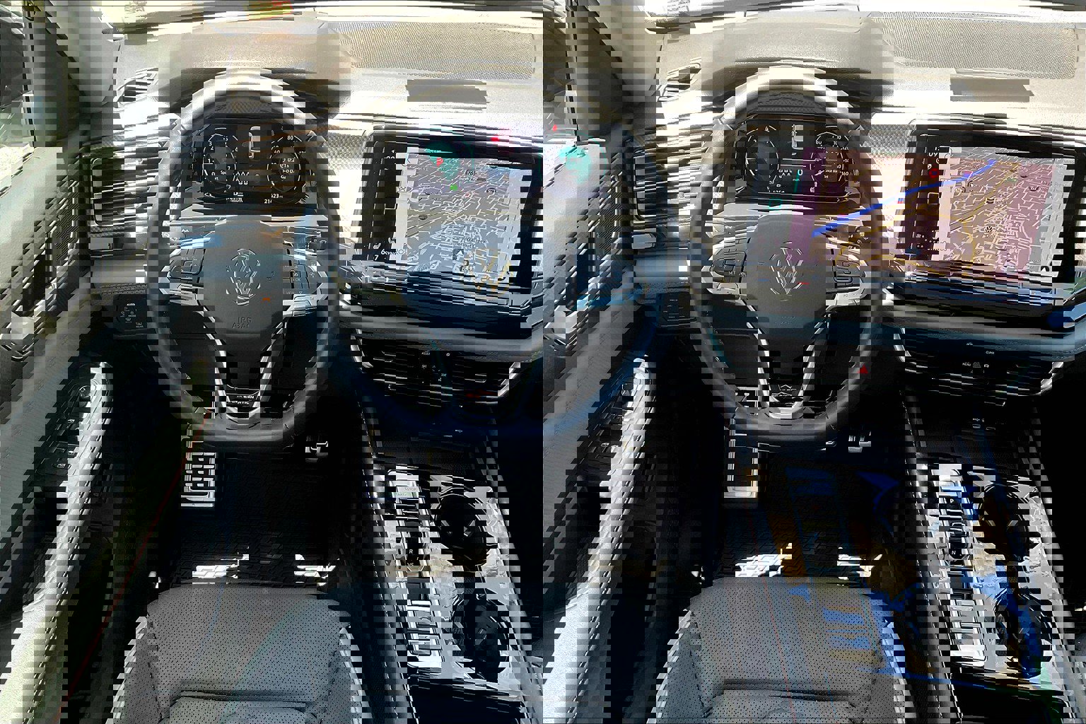 Used 2024 Volkswagen Atlas Peak Edition SEL image 4