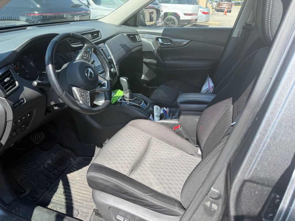 Used 2020 Nissan Rogue SV w/ Premium Package AWD/4WD image 5