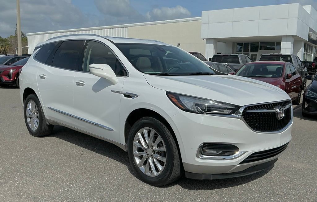 Used 2020 Buick Enclave Premium w/ Sun and Sites Package image 9