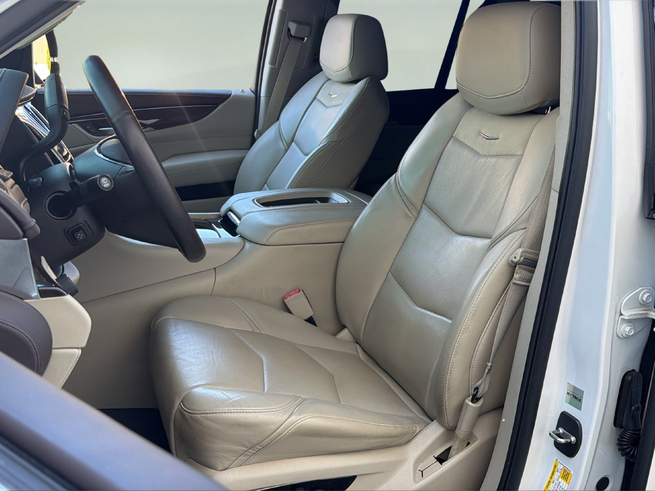 Used 2017 Cadillac Escalade Premium Luxury RWD image 10