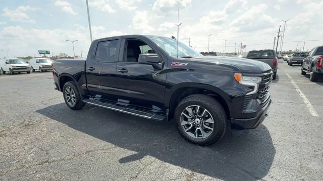 Used 2023 Chevrolet Silverado 1500 RST AWD/4WD image 2