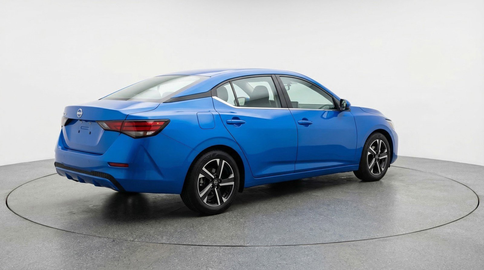 Used 2025 Nissan Sentra SV FWD image 9