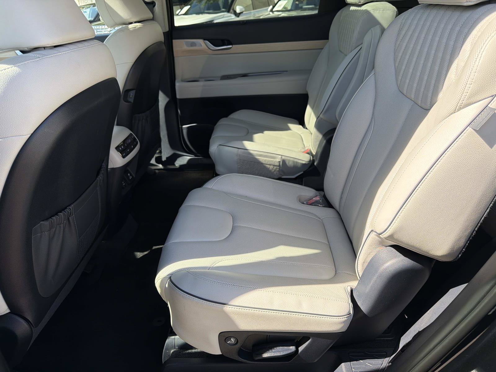 Used 2024 Hyundai Palisade Limited FWD image 14