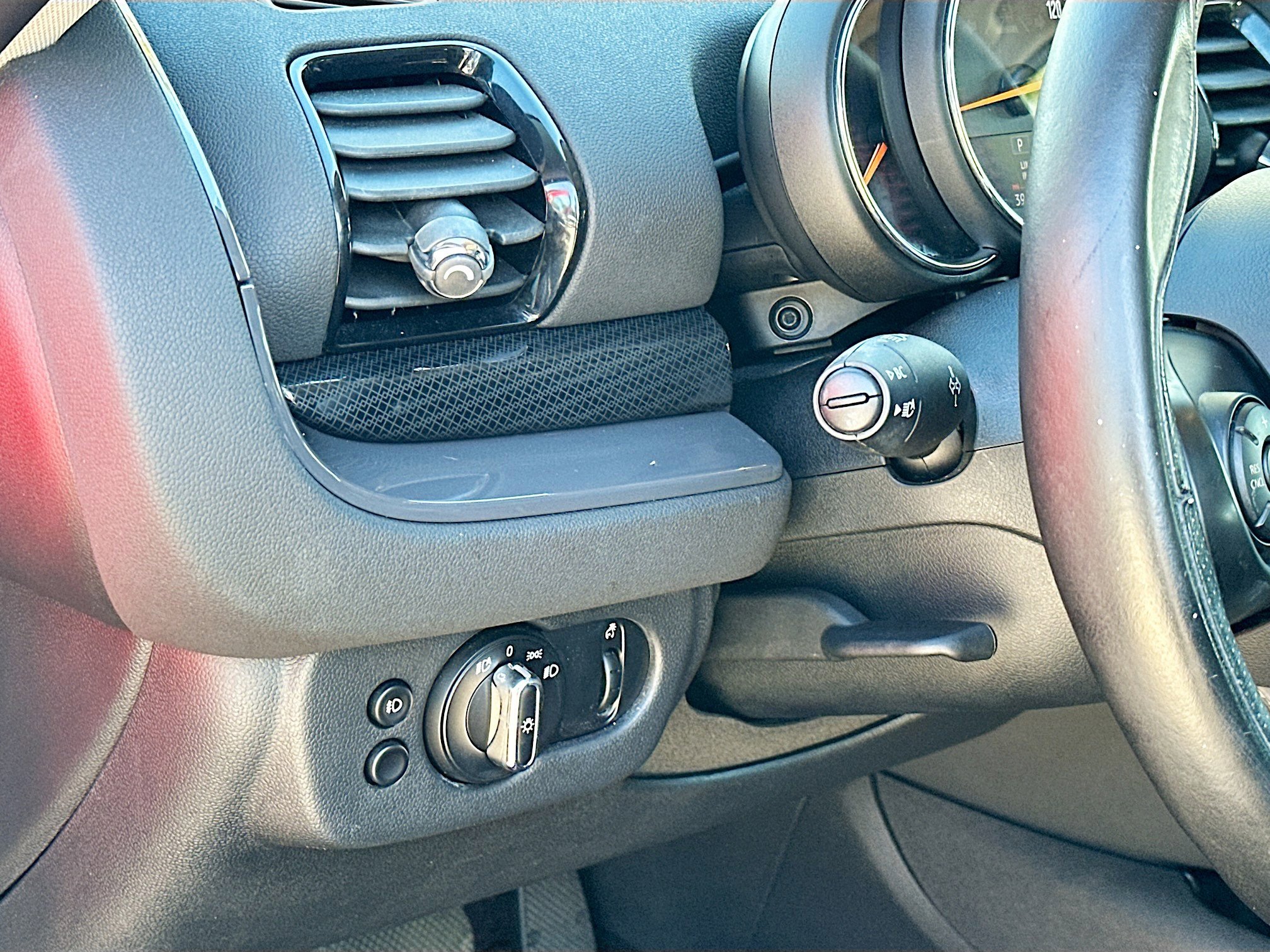 Used 2020 MINI Cooper Clubman S w/ Premium Package image 10