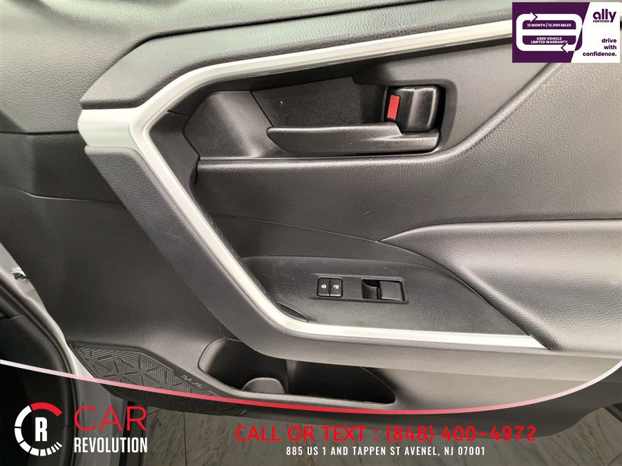 Used 2025 Toyota RAV4 LE AWD/4WD image 46