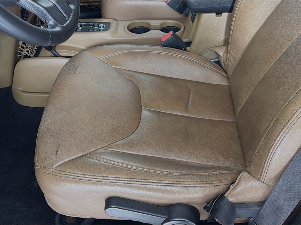 Used 2013 Jeep Wrangler Unlimited Sahara w/ Connectivity Group image 18