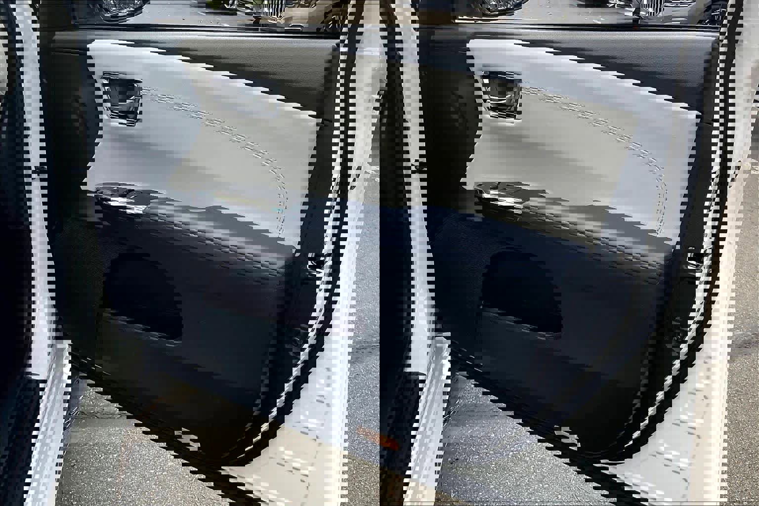 Used 2015 Toyota Avalon XLE image 24