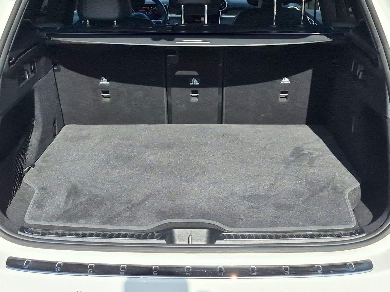 Used 2025 Mercedes-Benz GLC 350e 4MATIC image 24