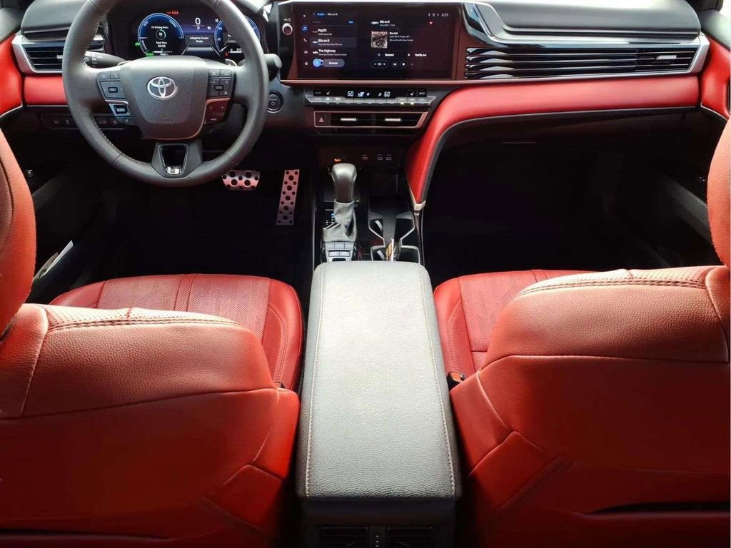Used 2025 Toyota Camry XSE FWD image 11