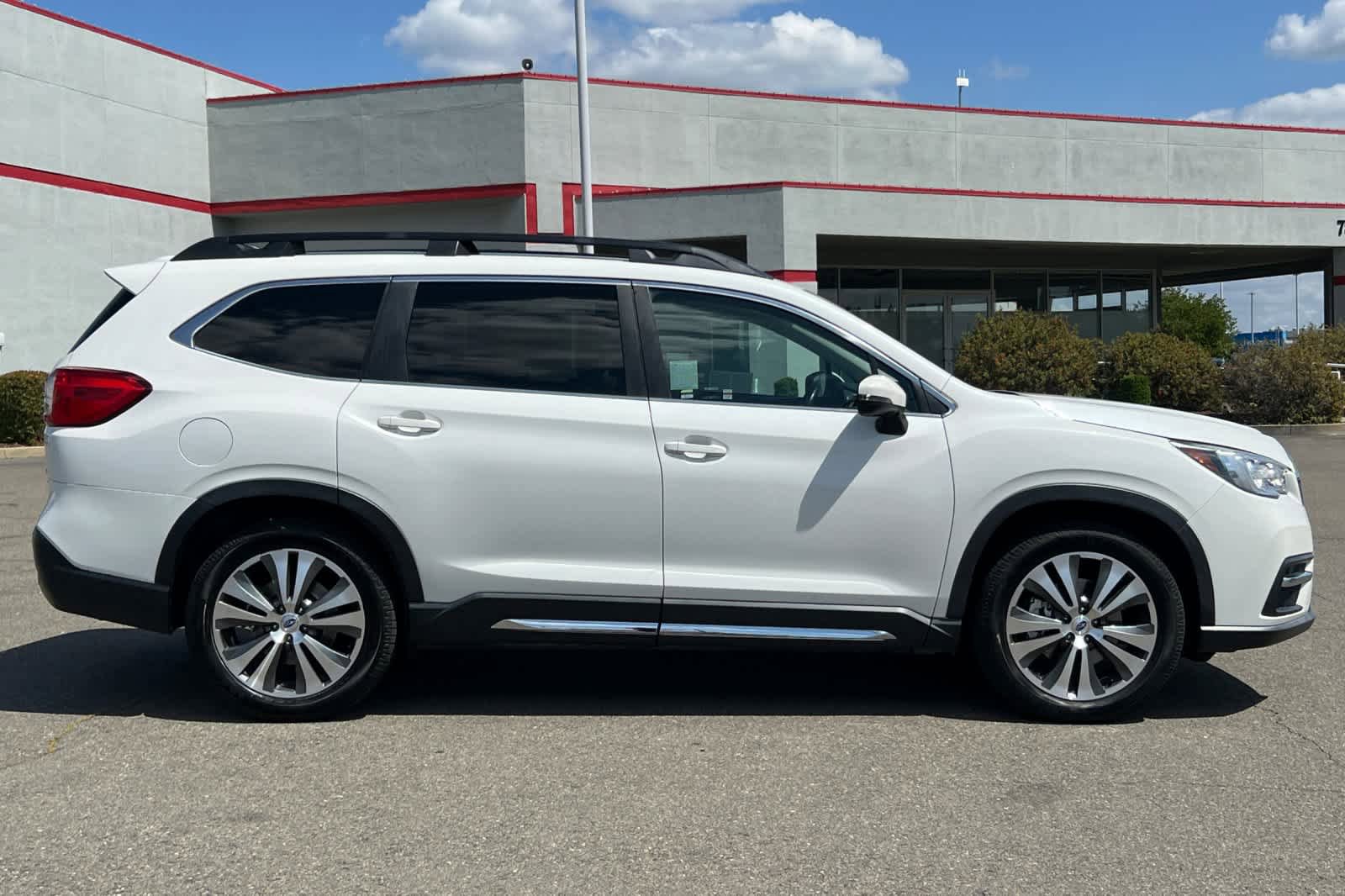 Used 2019 Subaru Ascent Limited w/ Popular Package #3 AWD/4WD image 6