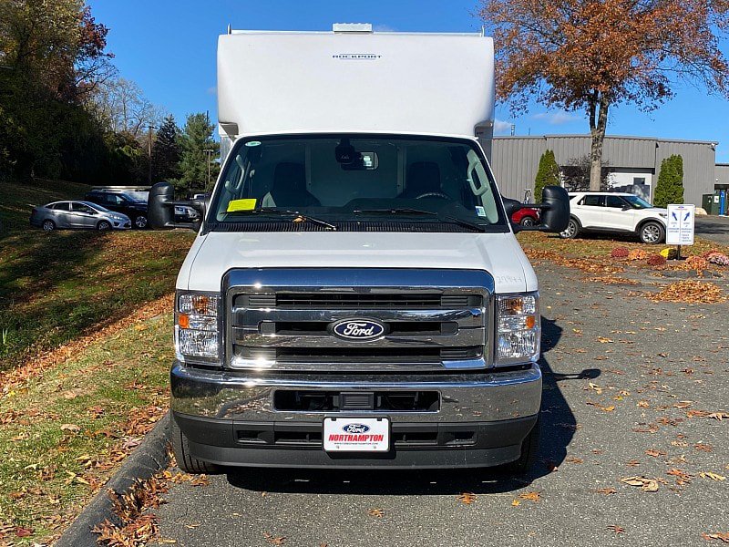 New 2026 Ford E-350 and Econoline 350 Super Duty w/ Power Equipment Group RWD image 2