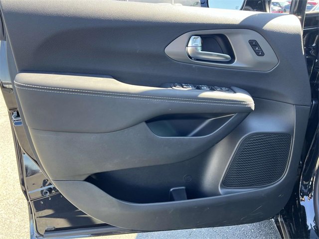 New 2025 Chrysler Pacifica Select image 14