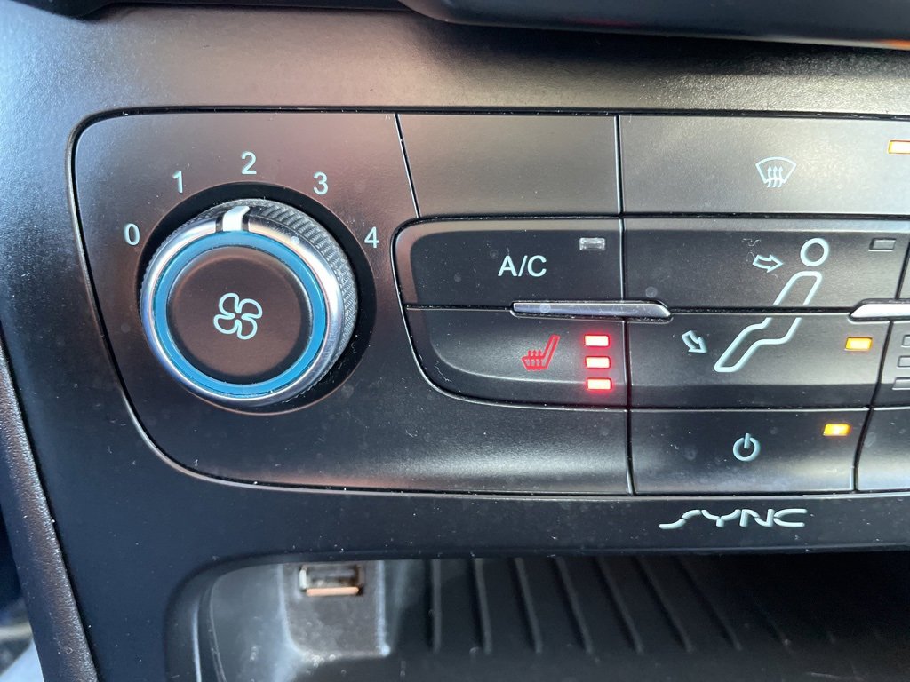 Used 2018 Ford Focus SE w/ Cold Weather Package image 10