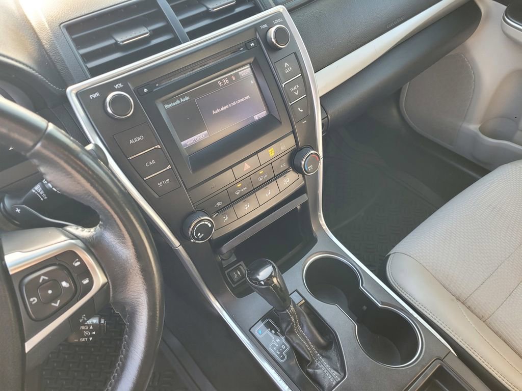 Used 2017 Toyota Camry SE image 19