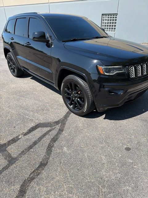 Used 2020 Jeep Grand Cherokee Altitude AWD/4WD image 6