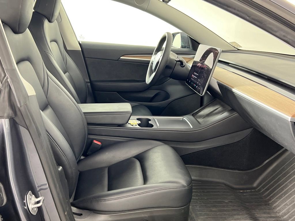 Used 2023 Tesla Model 3 Standard Range image 17
