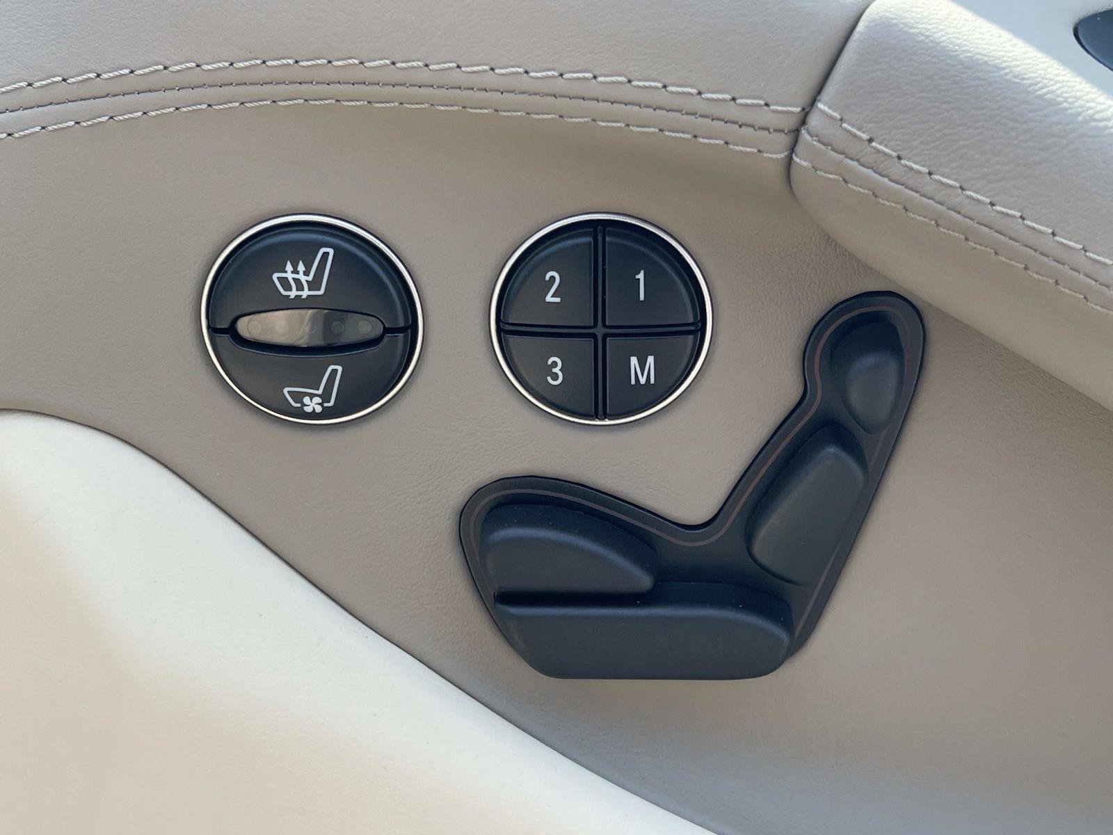 Used 2005 Mercedes-Benz SL 600 image 17