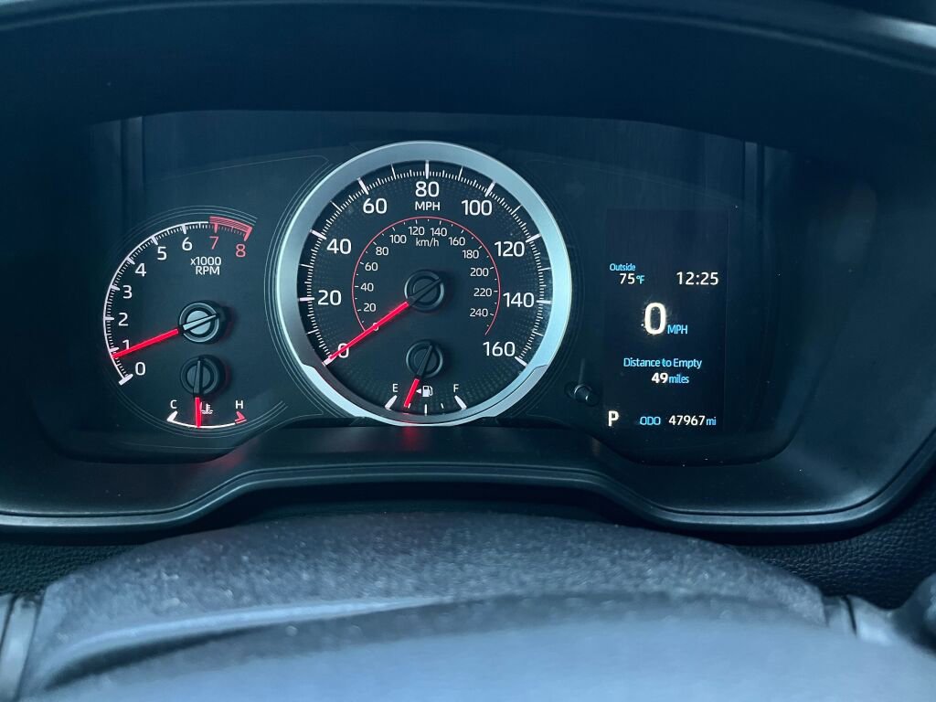 Used 2022 Toyota Corolla Cross LE w/ Moonroof Package FWD image 14