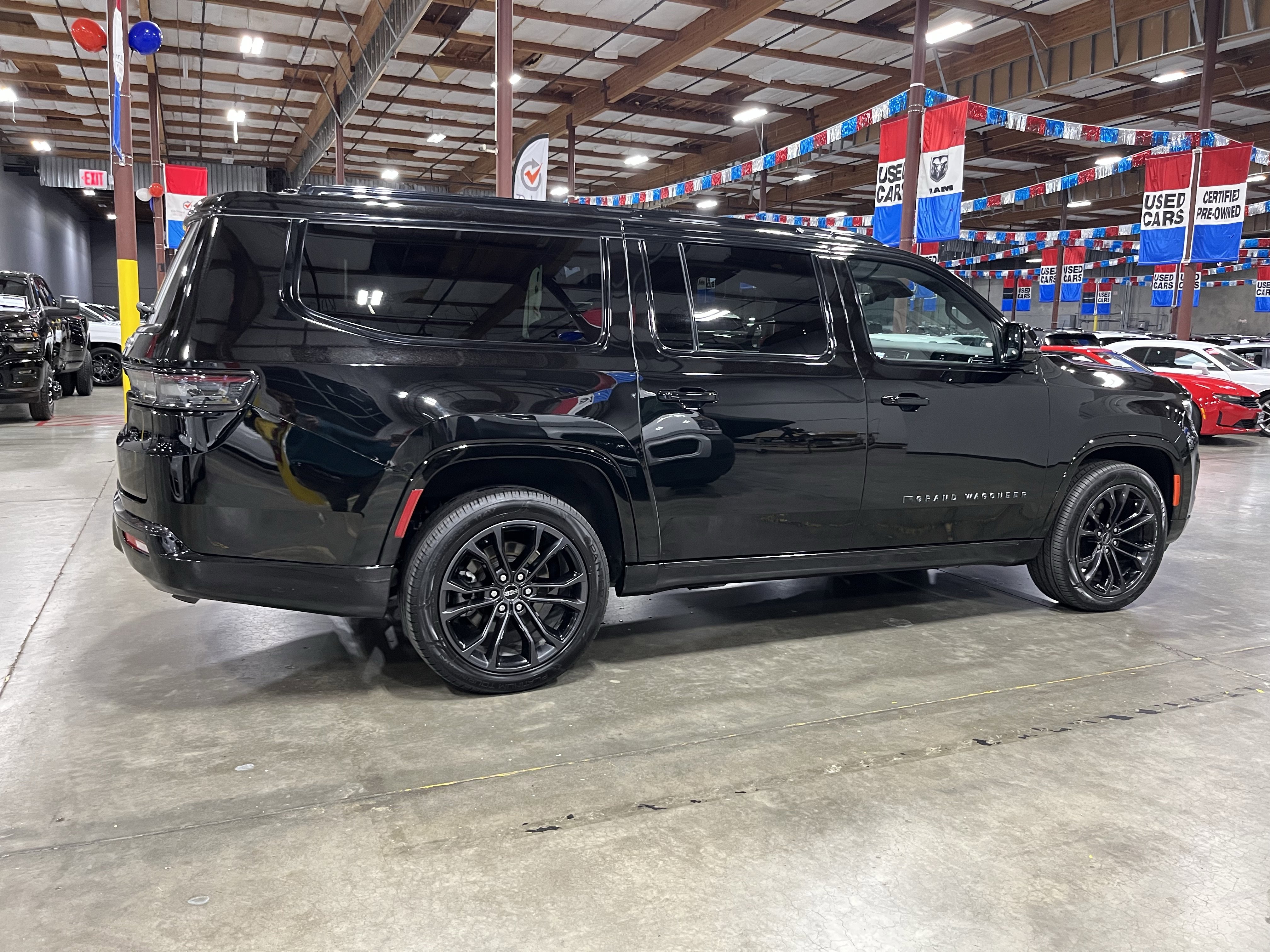 Used 2024 Jeep Grand Wagoneer L Series II w/ Quick Order Packagew 28T image 6