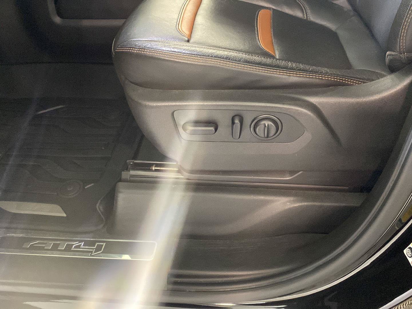 Used 2019 GMC Sierra 1500 AT4 w/ AT4 Premium Package AWD/4WD image 23