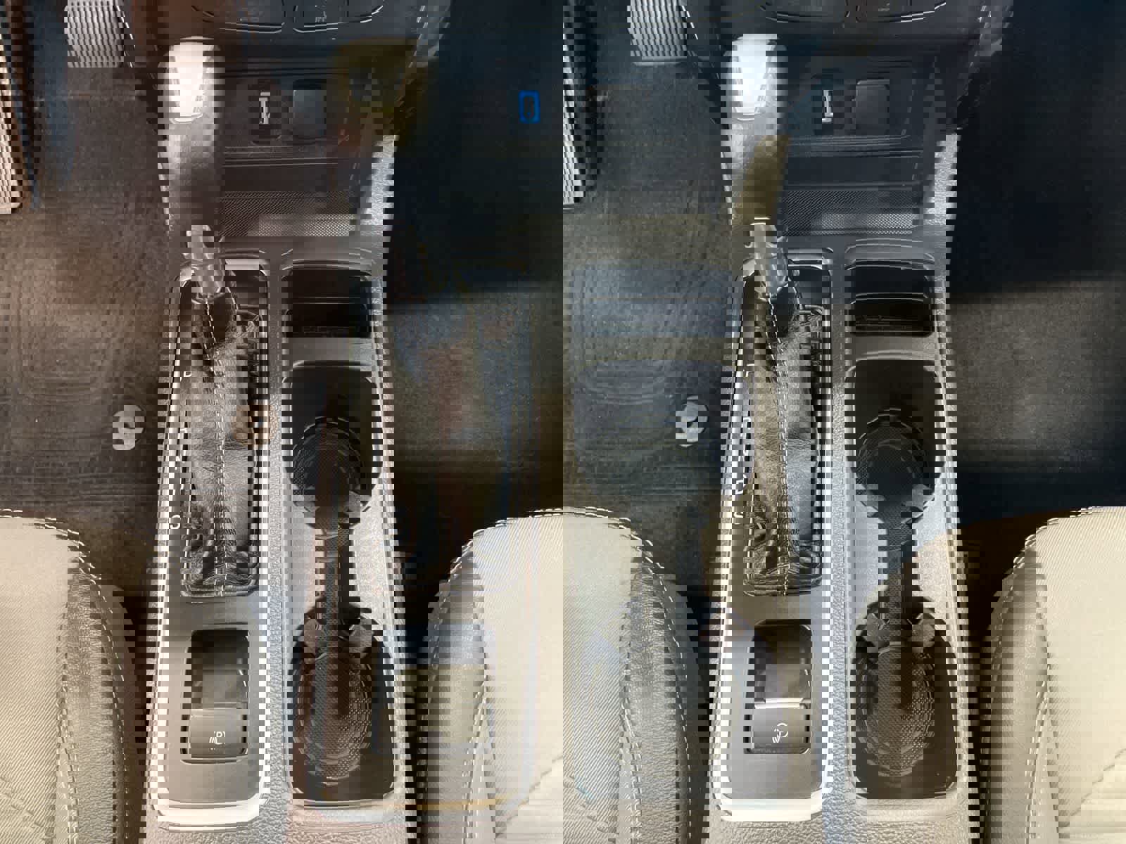 Used 2017 Ford Escape SE w/ Equipment Group 201A FWD image 18