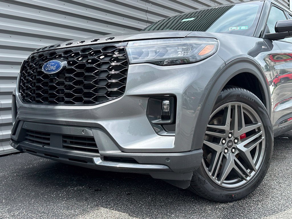 New 2026 Ford Explorer ST-Line w/ ST-Line Street Pack AWD/4WD image 31