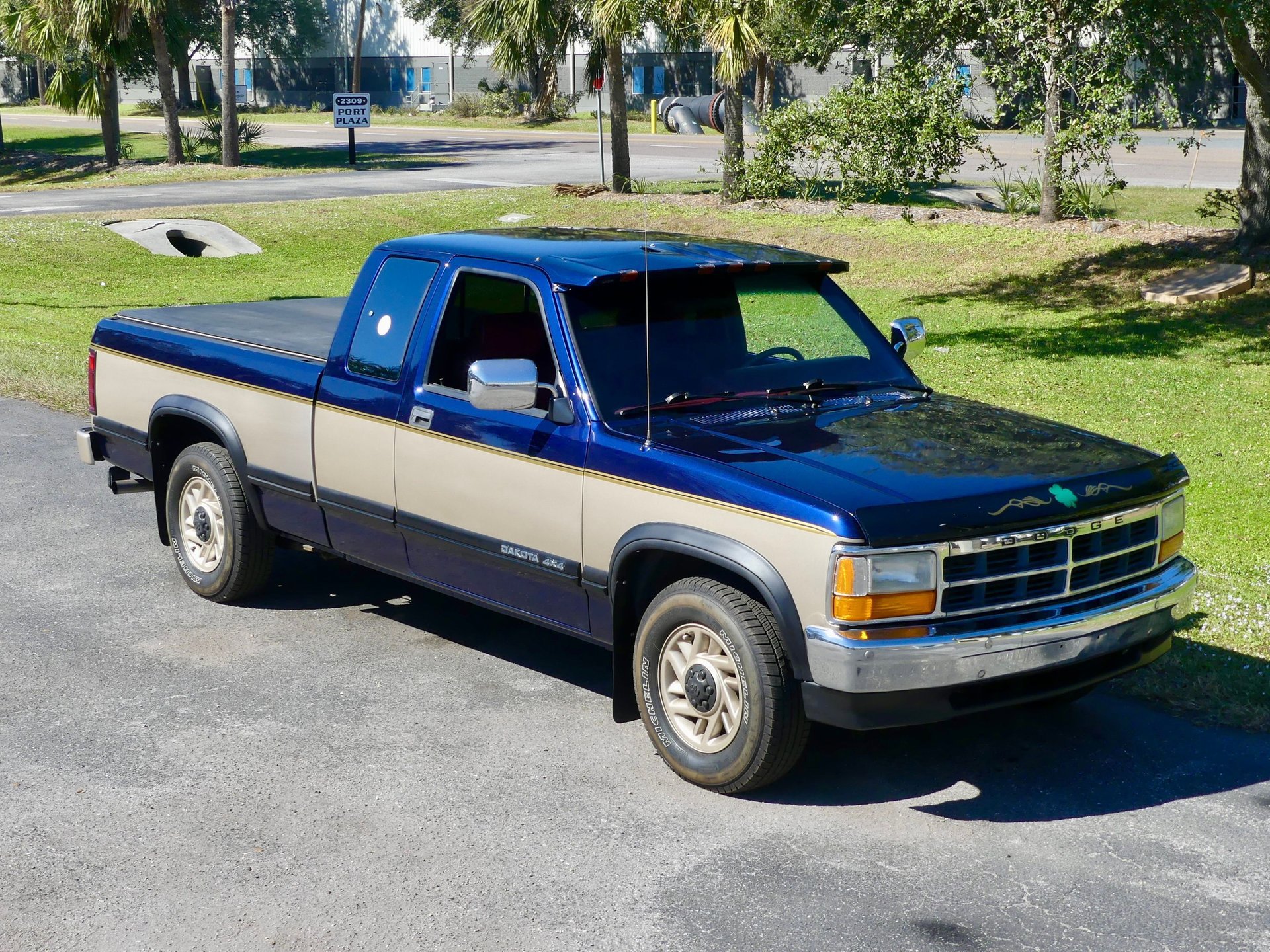 Used 1993 Dodge Dakota 2WD Club Cab image 25