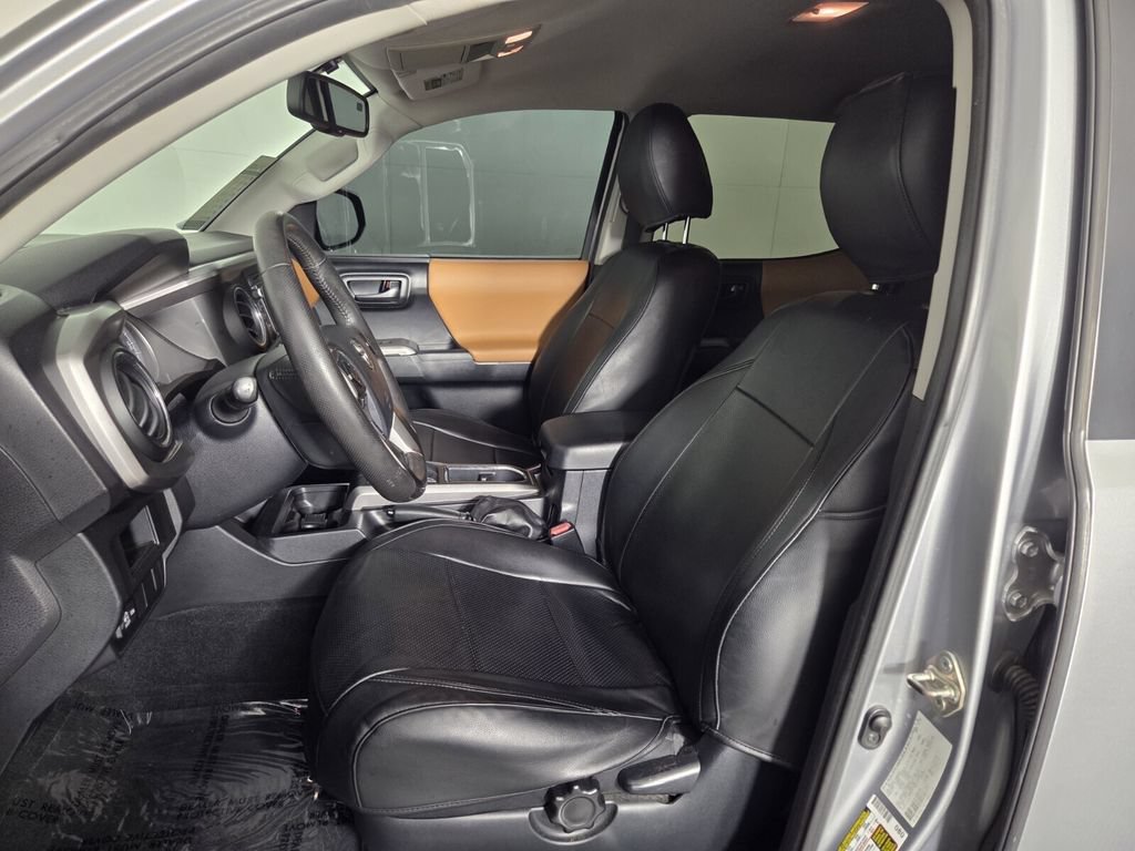 Used 2017 Toyota Tacoma TRD Sport RWD image 10