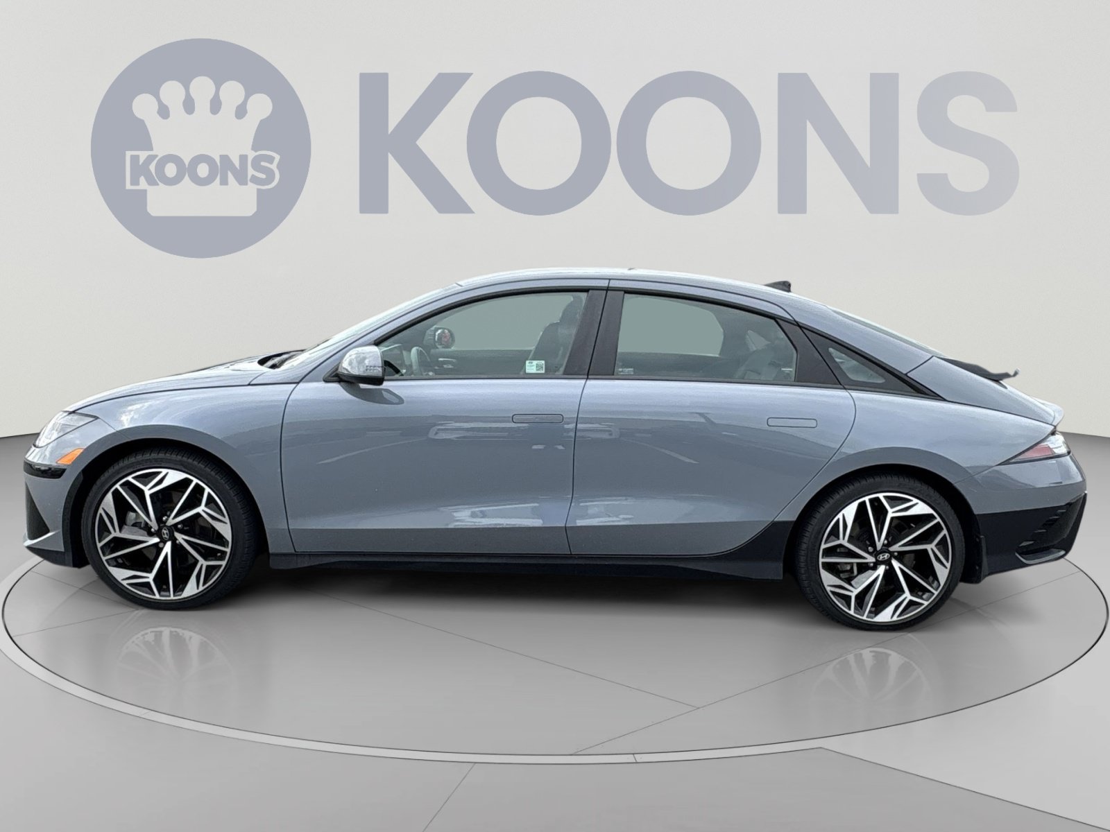 Used 2024 Hyundai Ioniq 6 SEL AWD/4WD image 2