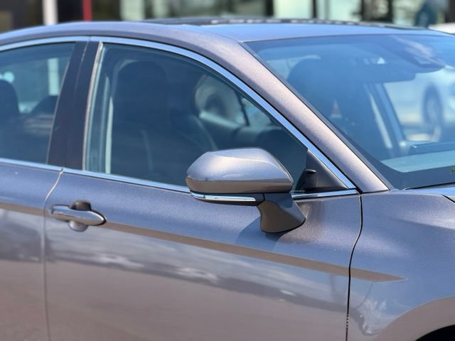 Used 2022 Toyota Camry SE FWD image 4