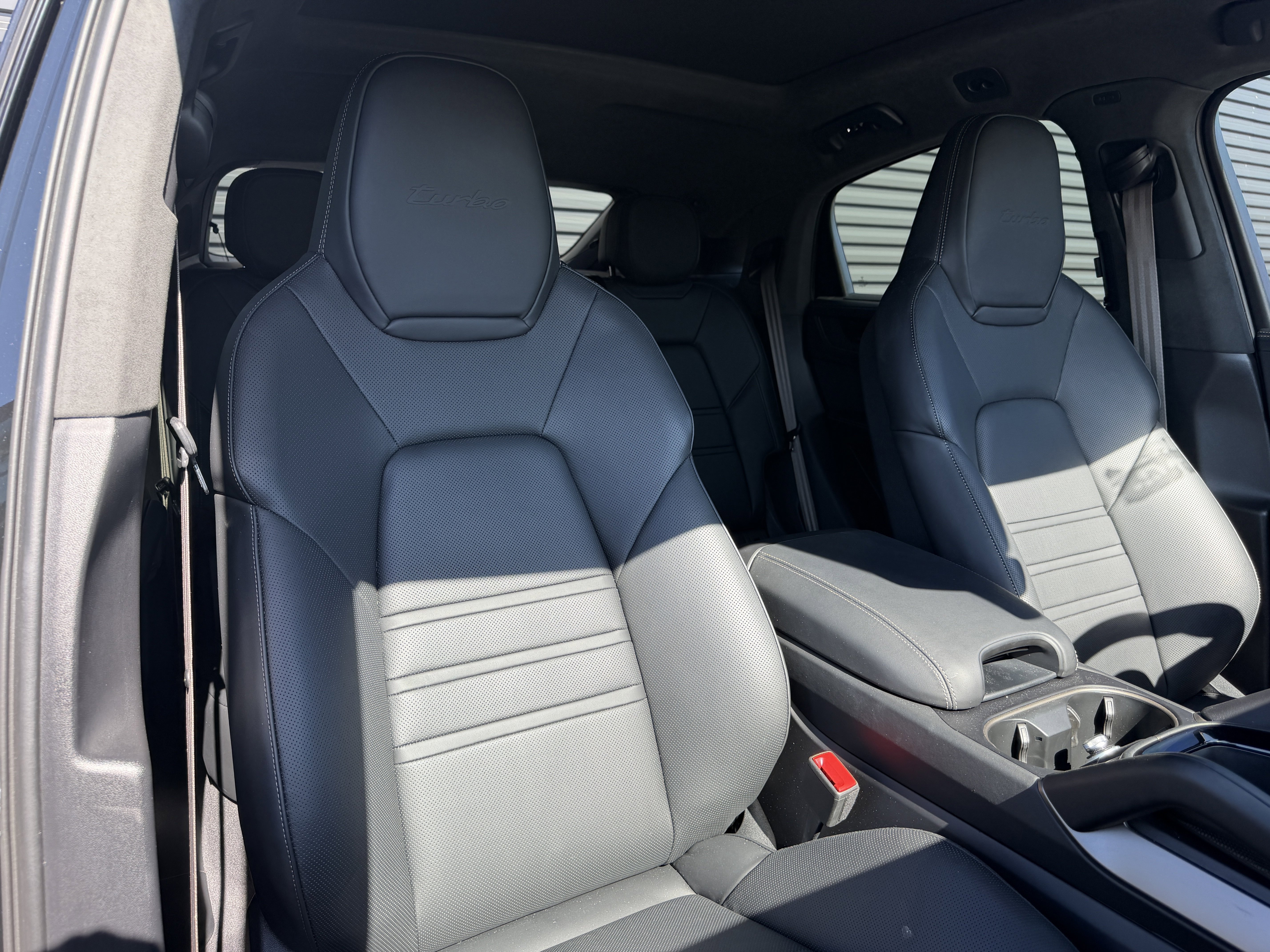 Used 2025 Porsche Cayenne Turbo image 22