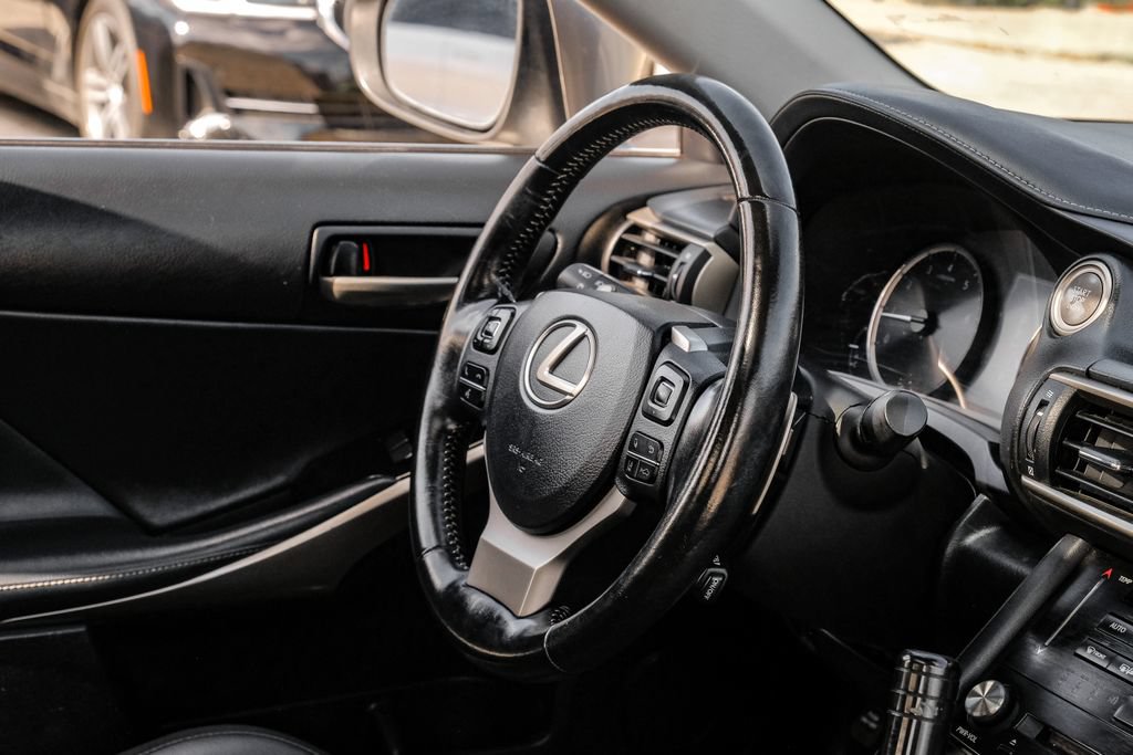 Used 2017 Lexus IS 200t RWD image 11