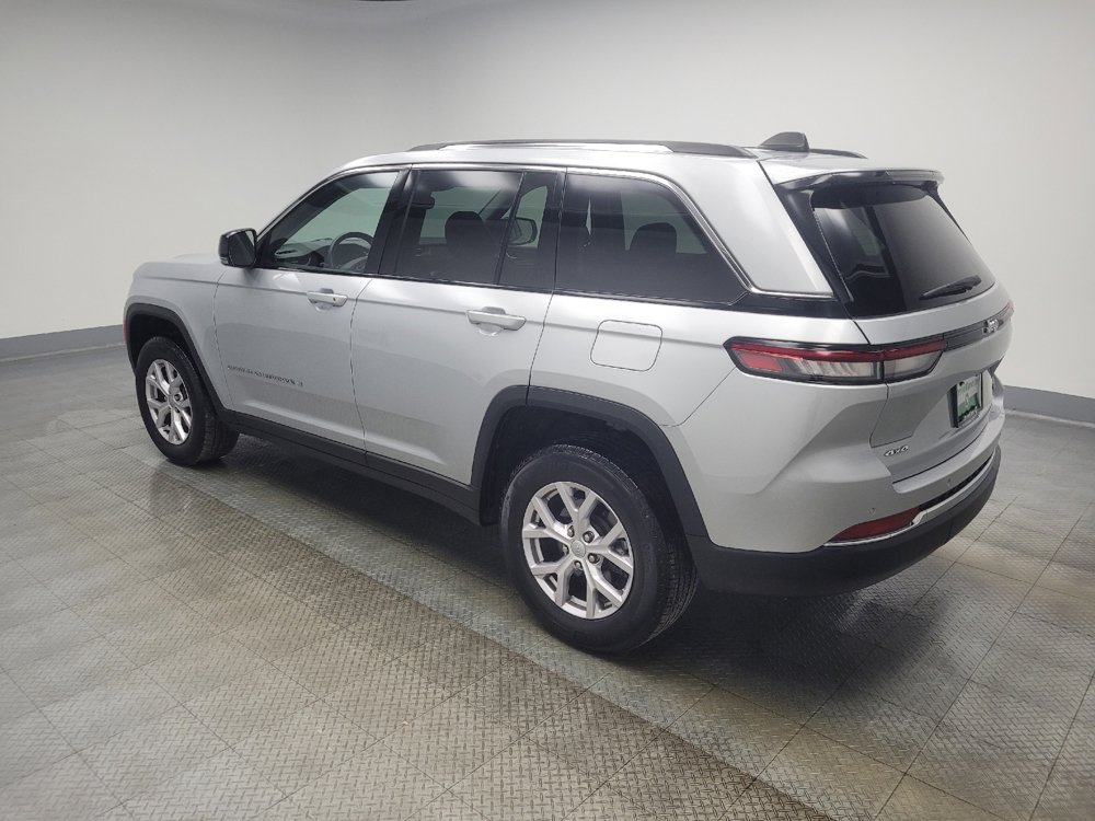 Used 2022 Jeep Grand Cherokee Limited image 3