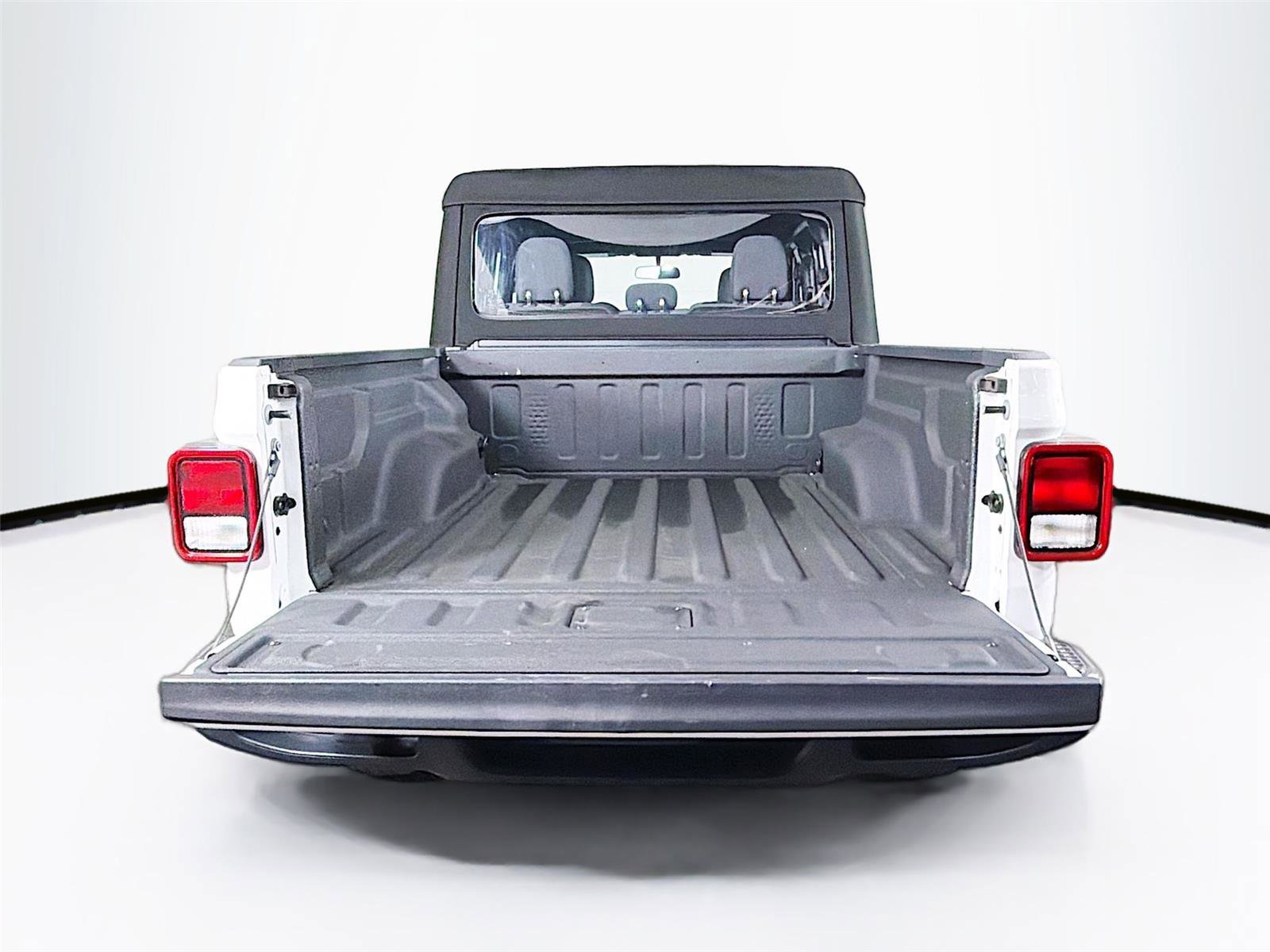 Used 2024 Jeep Gladiator Sport AWD/4WD image 24