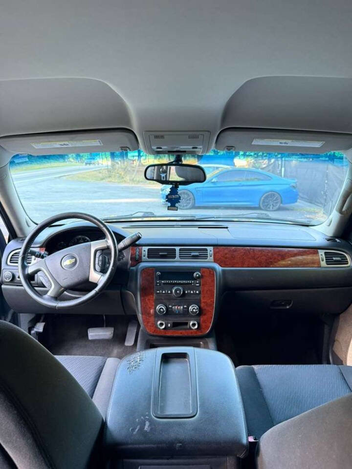 Used 2012 Chevrolet Avalanche LS image 12