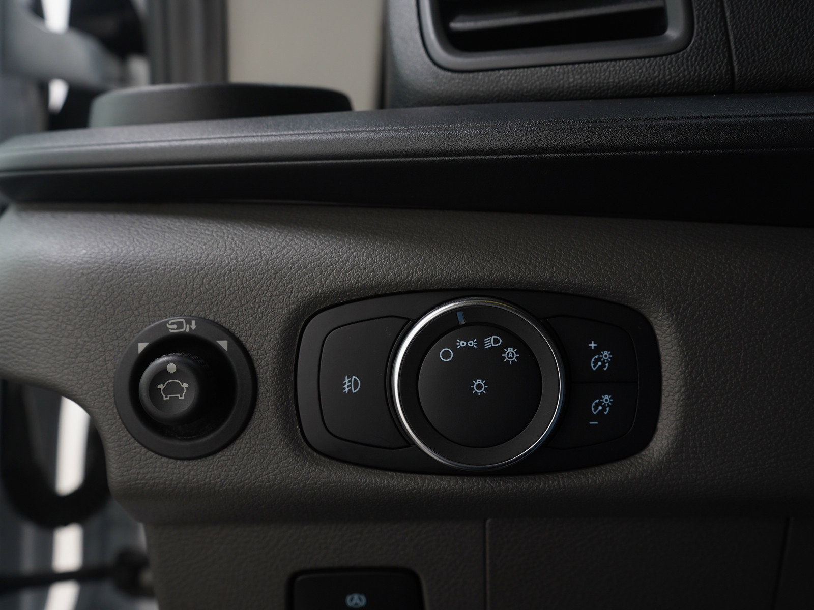 Used 2024 Ford Transit 350 XLT image 19