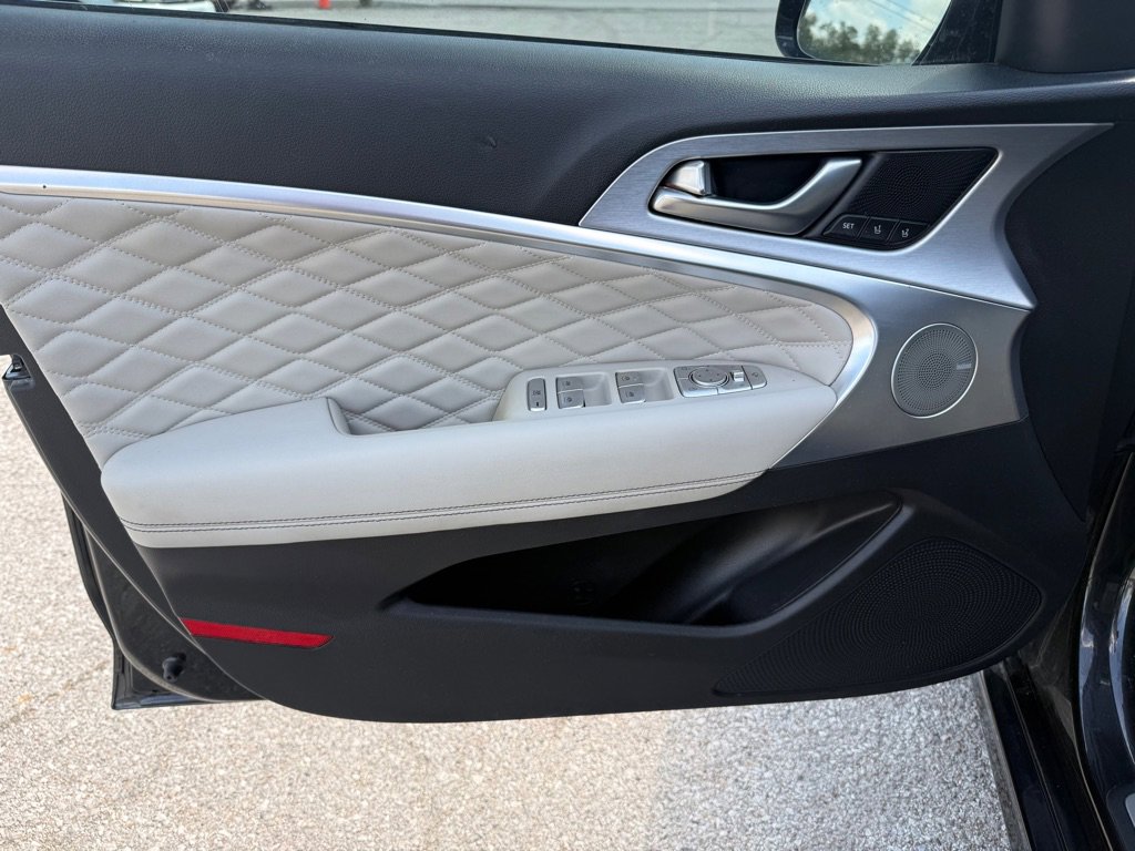 Used 2019 Genesis G70 2.0T Advanced w/ Prestige Package AWD/4WD image 11
