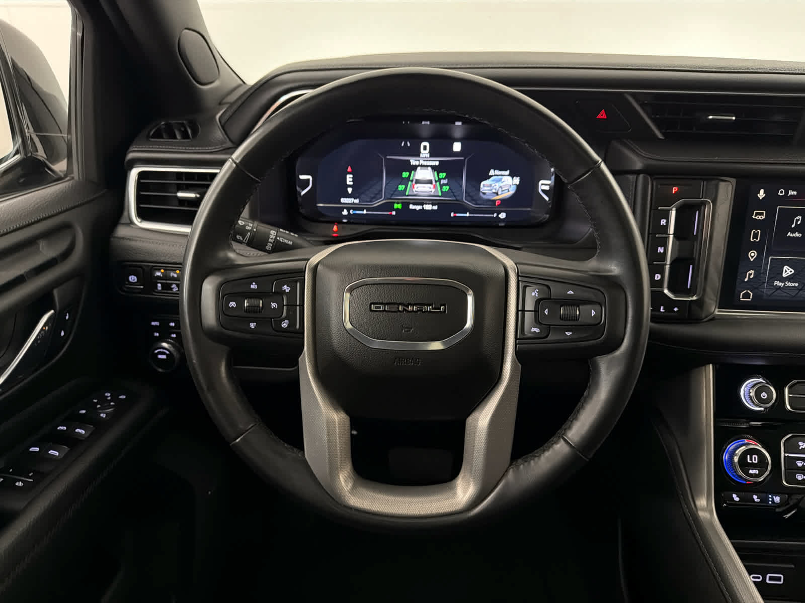 Used 2023 GMC Yukon Denali AWD/4WD image 18
