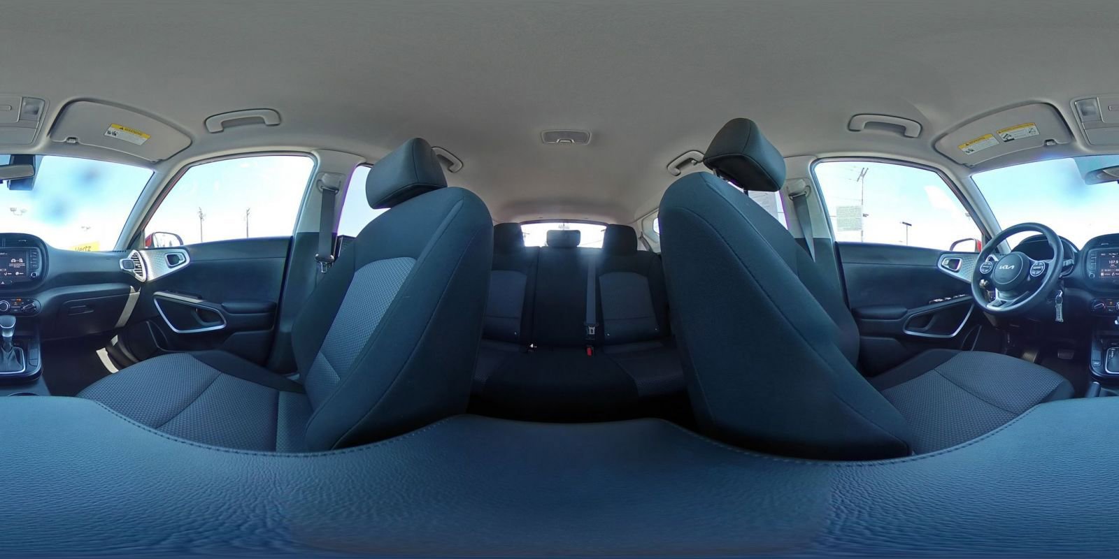 Used 2025 Kia Soul LX w/ LX Technology Package FWD image 40