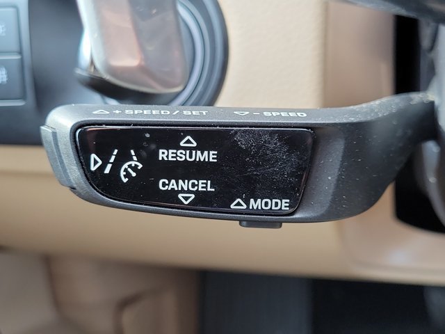 Used 2022 Porsche Cayenne Platinum Edition AWD/4WD image 32