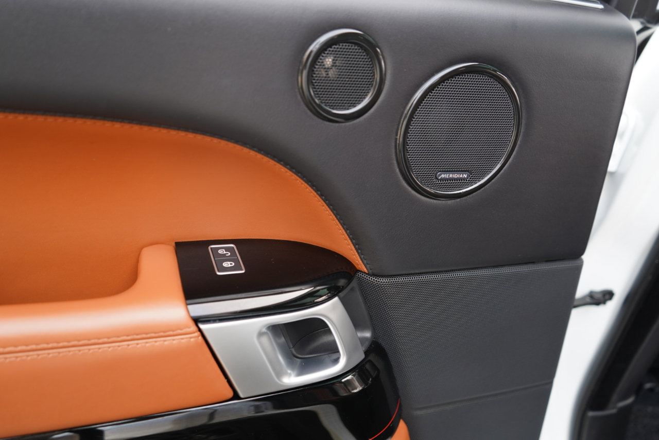 Used 2017 Land Rover Range Rover SV Autobiography Dynamic image 38