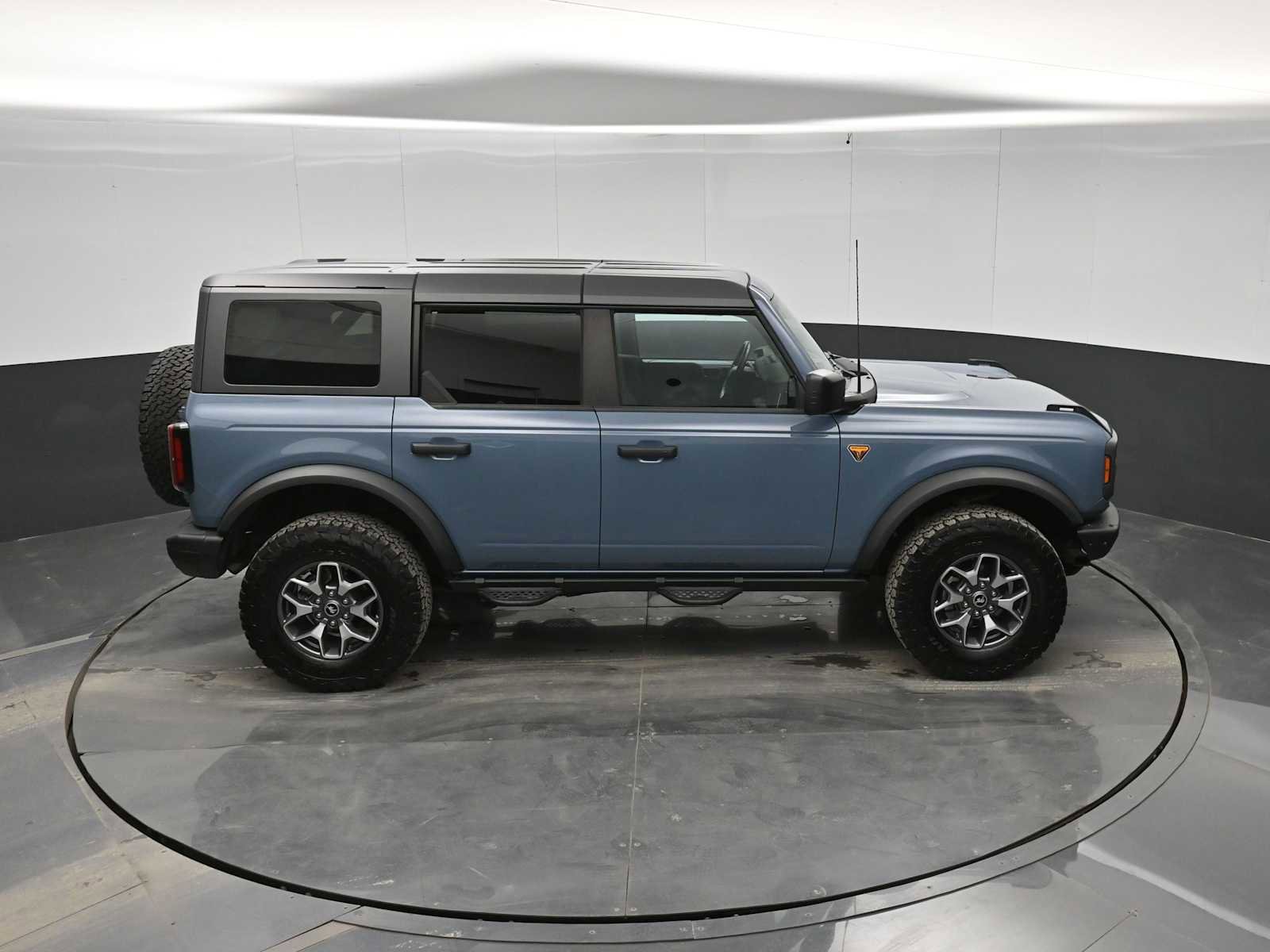 Used 2024 Ford Bronco Badlands image 33