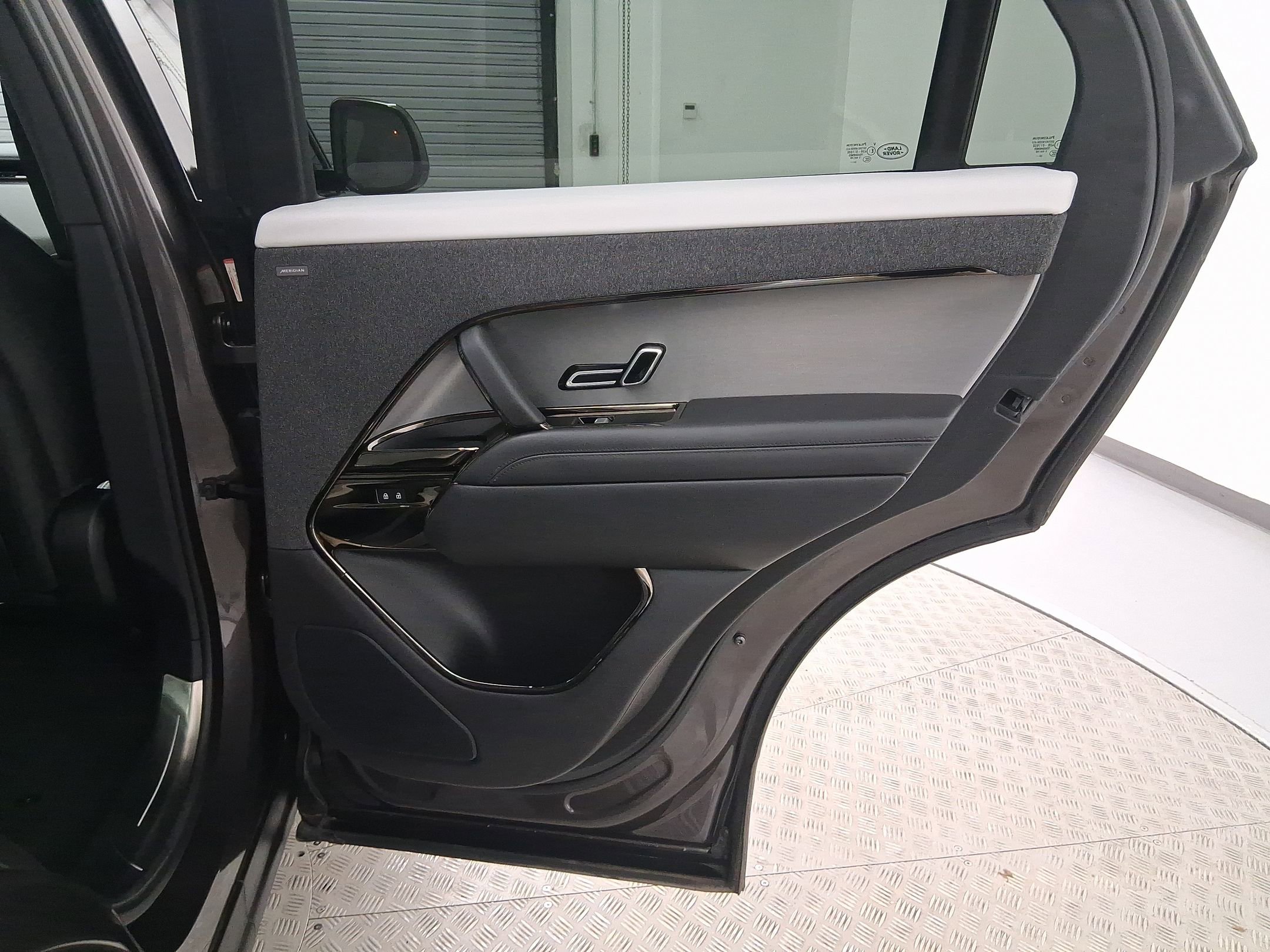 Used 2024 Land Rover Range Rover Sport Dynamic SE image 32