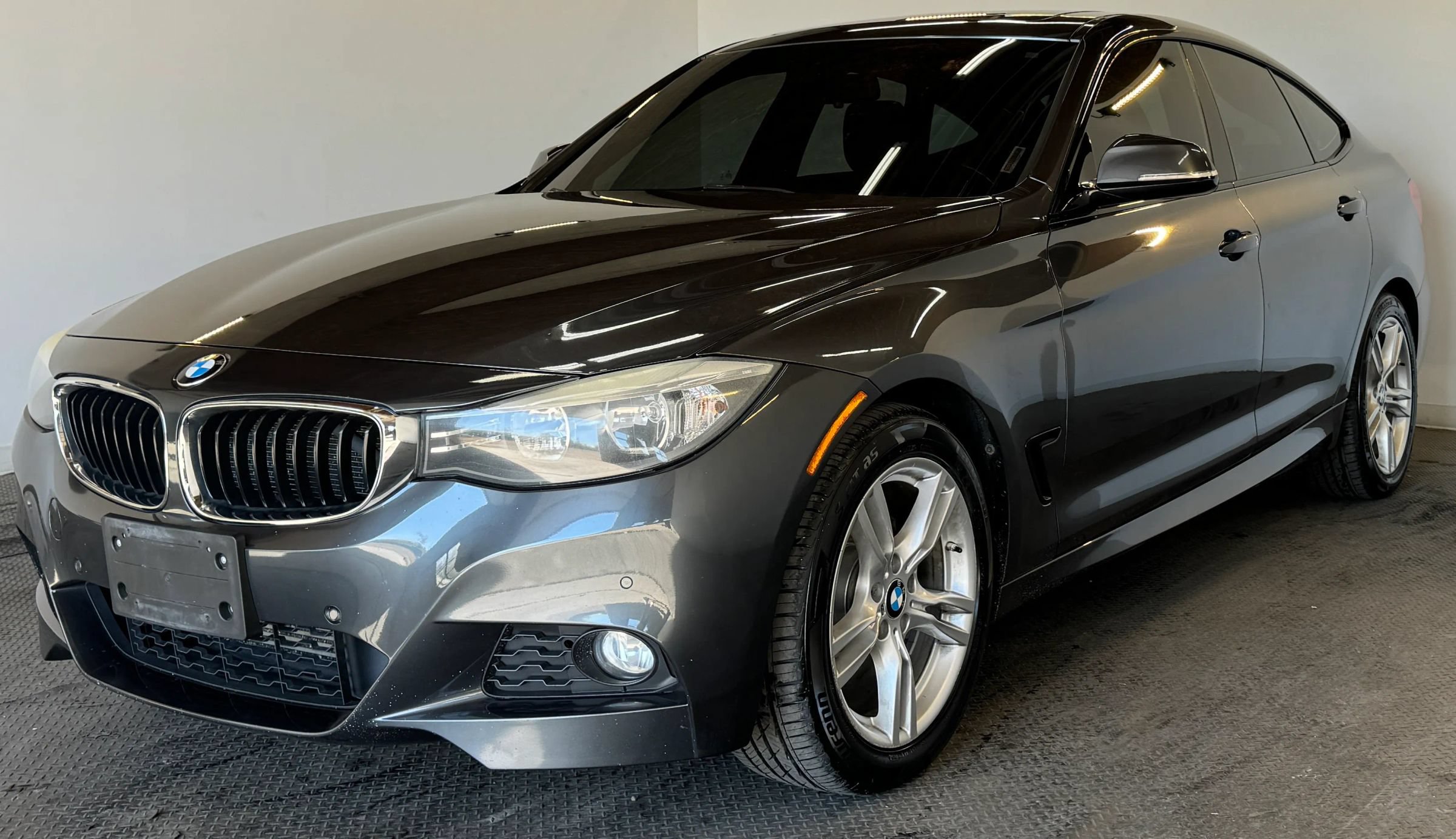 Used 2016 BMW 328i Gran Turismo xDrive AWD/4WD image 3